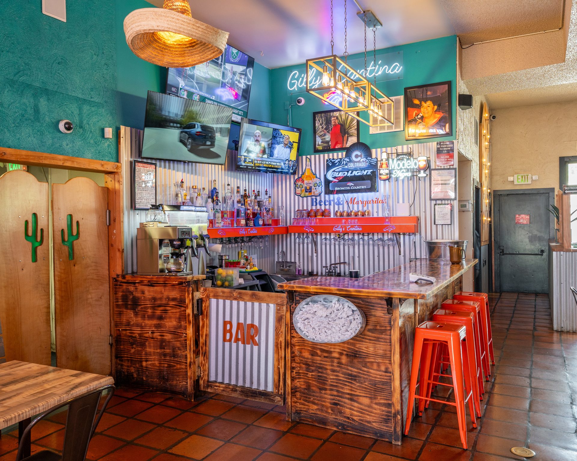 Gilly's Cantina Bar