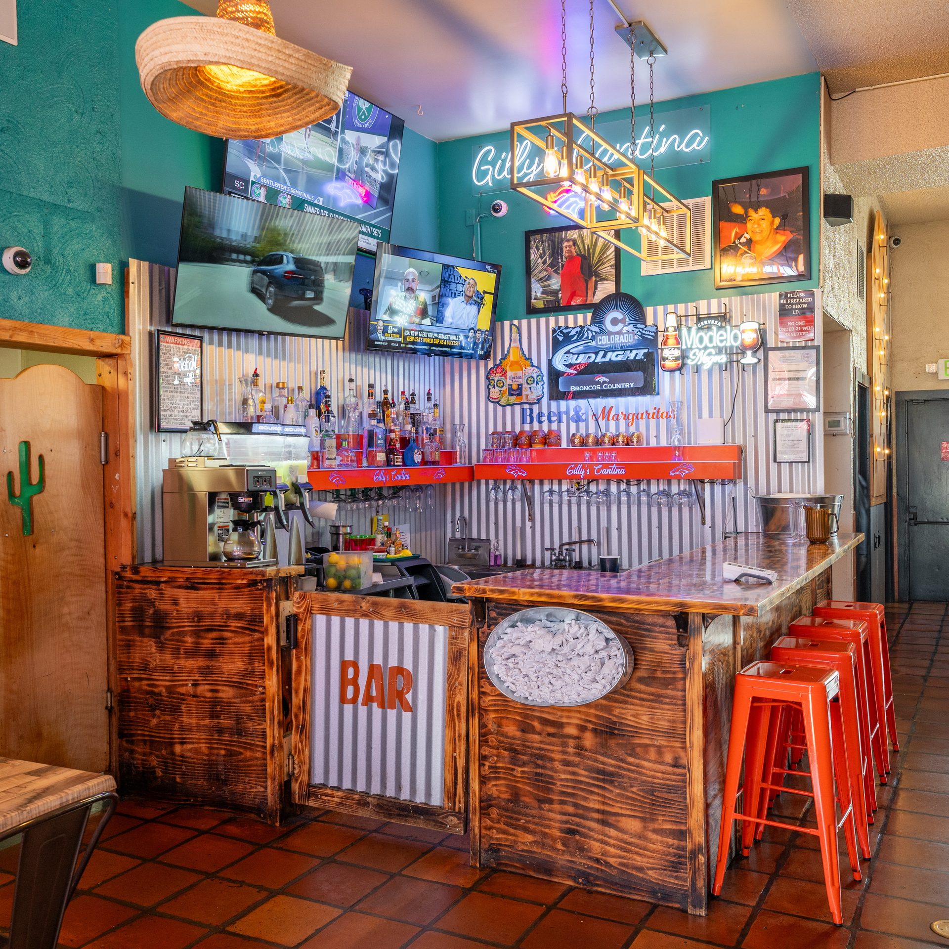 Gilly's Cantina Bar